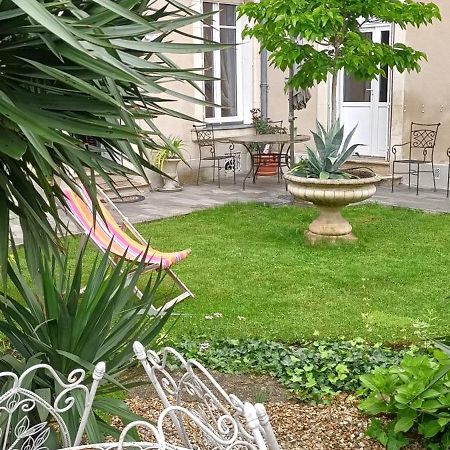 Agreables Chambres D'Hotes Pres Du Centre Ville Avec Jardin Le Mans Luaran gambar